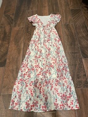 Women’s Floral Maxi Dress in Cream and red. Worn once.